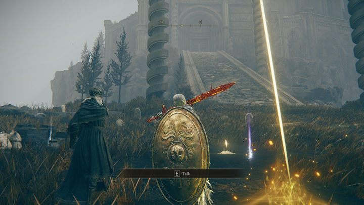 Sir Ansbacha po raz pierwszy spotkacie przed wejściem do zamkowego kompleksu Belurat, w północno-zachodniej części Cmentarnej równiny - Shadow of the Erdtree: Sir Ansbach - solucja, opis przejścia - Elden Ring - poradnik do gry