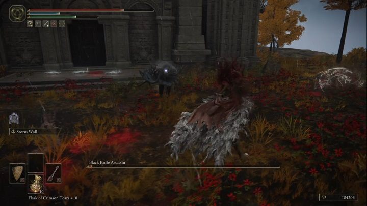 Walka przebiega cały czas tak samo - nie jest bowiem podzielona na fazy - Elden Ring: Zabójca czarnego noża (Black Knife Assassin), Płaskowyż Altus - boss, jak pokonać? - Elden Ring - poradnik do gry