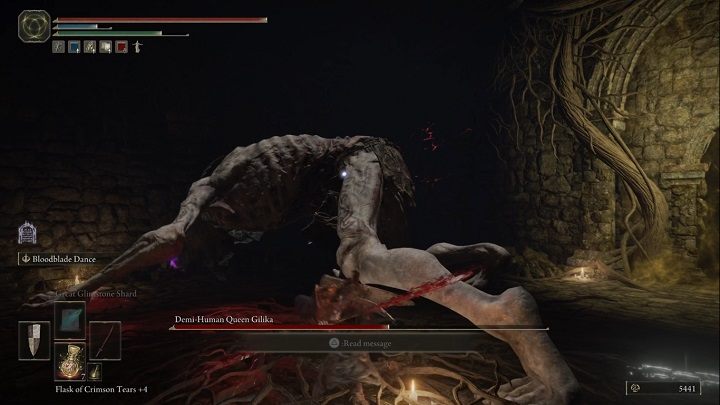 Kiedy PŻ królowej zejdzie do połowy, stanie się bardziej agresywna - Elden Ring: Królowa półludzi (Demi-Human Queen) - boss, jak pokonać? - Elden Ring - poradnik do gry