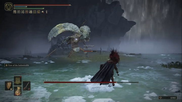 Nieustraszony gargulec stosunkowo często rozsiewać będzie truciznę - w takim momencie lepiej trzymać się od niego z daleka i poczekać na rozproszenie trującej chmury - Elden Ring: Nieustraszony gargulec (Valiant Gargoyle) - boss, jak pokonać? - Elden Ring - poradnik do gry