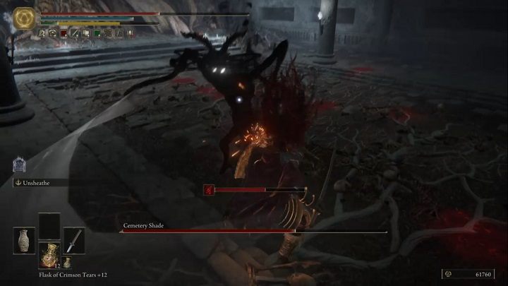 Przeciwnik wykonuje różnego typu ataki - Elden Ring: Cmentarny cień (Cemetery Shade), Pogrobno - boss, jak pokonać? - Elden Ring - poradnik do gry