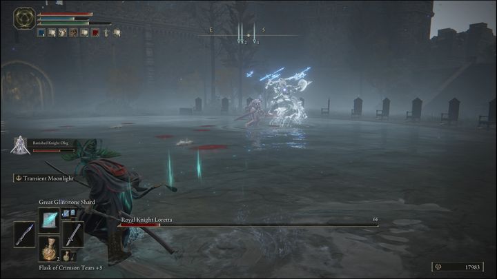 Gdy ostrza zaczną lecieć w Waszą stronę, wystarczy biec sprintem w bok, dzięki czemu wszystkie ostrza chybią - Elden Ring: Loretta, królewski rycerz (Royal Knight Loretta) - boss, jak pokonać? - Elden Ring - poradnik do gry