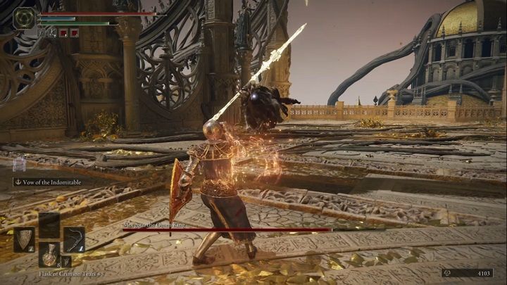 W przypadku utrzymywania większego dystansu, Margott posłuży się swoją magiczną włócznią - Elden Ring: Morgott, Król Omenów (Morgott, The Omen King) - boss, jak pokonać? - Elden Ring - poradnik do gry