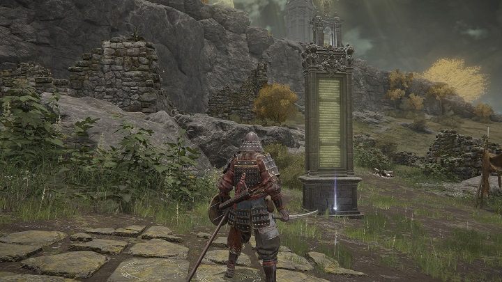 Mapy najczęściej znajdują się przy charakterystycznych tablicach - Elden Ring: Gdzie znaleźć Mapy regionów? Lista - Elden Ring - poradnik do gry