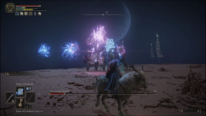 Walka od tego momentu wygląda podobnie - Elden Ring: Radahn, Gwiezdna Plaga (Starscourge Radahn) - boss, jak pokonać? - Elden Ring - poradnik do gry