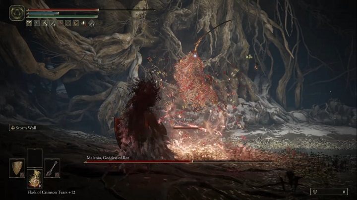 Malenia może się też unieść do góry i zacząć wypuszczać swoje klony, które będą znikać po wykonaniu ataku - Elden Ring: Malenia, Ostrze Miquelli (Malenia, Blade of Miquella) - boss, jak pokonać? - Elden Ring - poradnik do gry