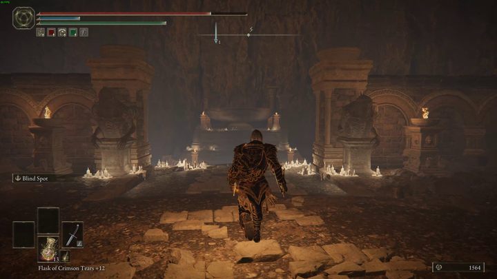 Kierujcie się cały czas w dół (na lewo), aż dotrzecie do dużej komnaty z ołtarzem - Shadow of the Erdtree: Jak dotrzeć do Ukrytego grobu Charo? - Elden Ring - poradnik do gry