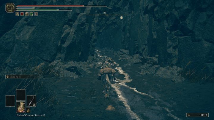 Jeżeli chcecie uniknąć walki, sprintem pobiegnijcie do wyjścia z fortu, a następnie konno skierujcie się ku wąskiemu przesmykowi między skałami - Shadow of the Erdtree: Jak dotrzeć do Ostrowyżu bez walki z Rellaną? - Elden Ring - poradnik do gry