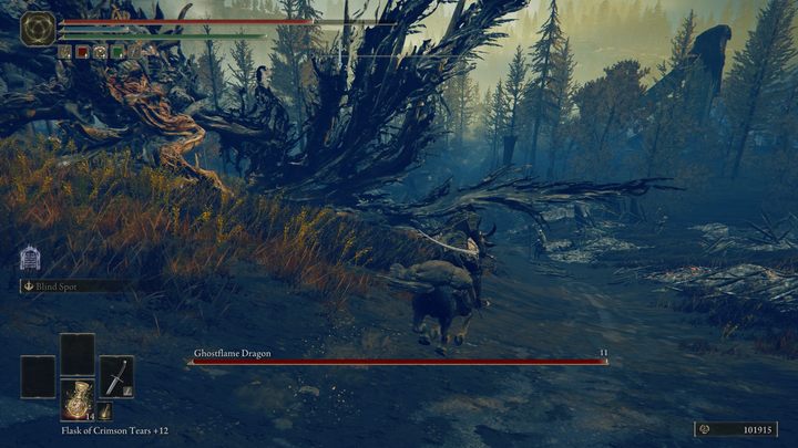 Ostatnią przeszkodą pomiędzy Wami, a otwartą przestrzenią Ostrowyżu będzie Smok grasujący u ujścia wąskiej ścieżki - Shadow of the Erdtree: Jak dotrzeć do Ostrowyżu bez walki z Rellaną? - Elden Ring - poradnik do gry