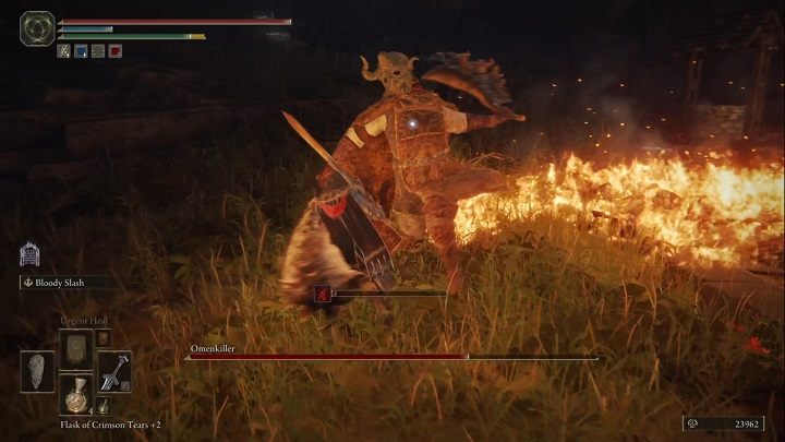 Zabójca omenów może zionąć ogniem również wtedy, gdy znajdujecie się bezpośrednio przy nim - Elden Ring: Zabójca omenów (Omenkiller) - boss, jak pokonać? - Elden Ring - poradnik do gry