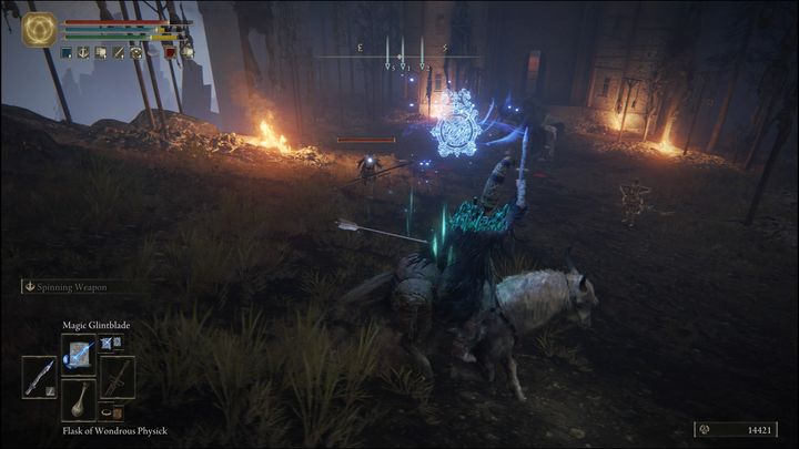 Tam napotkacie opór w postaci kilku wrogów, oraz głównego strażnika pilnującego wejścia do Wulkanicznego dworu - Elden Ring: Jak się dostać do Wulkanicznego Dworu (Volcano Manor)? - Elden Ring - poradnik do gry