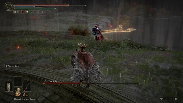 Po przelocie przeciwnik znajdzie się najpewniej stosunkowo daleko od Was - Elden Ring: Rycerz Tygla (Crucible Knight) - boss, jak pokonać? - Elden Ring - poradnik do gry