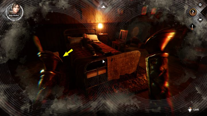 Przełączcie się na Oskara, kliknijcie na strzałkę w dół, aby ponownie odsłonić dziurkę na klucz na jego plecach - Syberia The World Before: Vaghen - schronisko Silberspiegel, jesień 2005 część 4 (Vaghen - Silberspiegel refuge, autumn 2005 part 4) - solucja, opis przejścia - Syberia The World Before - poradnik do gry