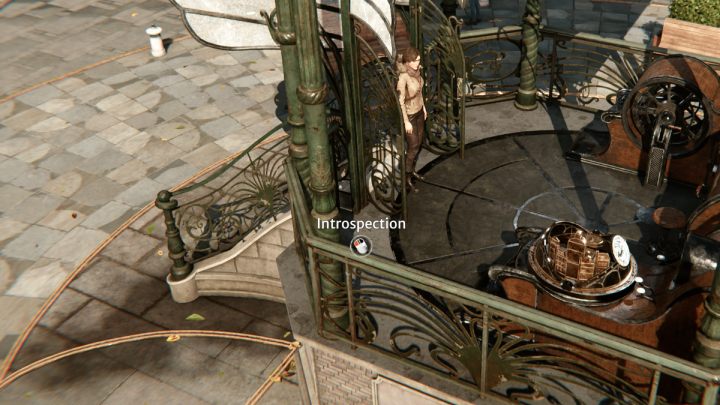 Funkcję introspekcji znajdziecie na placu, przy pianinie - Syberia The World Before: Vaghen - dzielnica muzyków, jesień 2005 (Vaghen - musician district, autumn 2005) - solucja, opis przejścia - Syberia The World Before - poradnik do gry