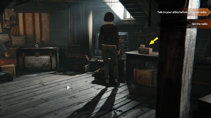 Udajcie się na strych i podnieście antenę z radia na stoliku - Syberia The World Before: Vaghen - schronisko Silberspiegel 1944 (Vaghen - Silberspiegel refuge 1944) - solucja, opis przejścia - Syberia The World Before - poradnik do gry