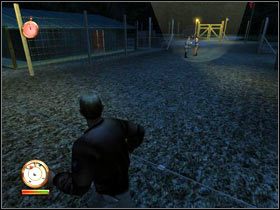 W czasie gdy strażnicy będą zajęli odpędzaniem jeńca przebiegnij wskazaną ścieżką - [MISJA 6] The Cooler King cz.2 | The Great Escape - The Great Escape - poradnik do gry