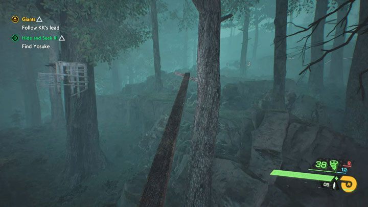 Przedostańcie się na wyższy balkonik po to żeby w miejscu pokazanym na obrazku przejść po wąskiej desce - Ghostwire Tokyo: Zabawa w chowanego 3 (Hide and Seek 3) - solucja, opis przejścia - Ghostwire Tokyo - poradnik do gry
