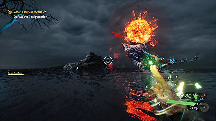 Kreatura jest w stanie strzelać pociskami i w tym przypadku powinniście wybierać pomiędzy zwykłymi oraz perfekcyjnymi blokami - te drugie są bardziej ryzykowne, ale pozwalają uniknąć całkowicie obrażeń - Ghostwire Tokyo: Brama do zaświatów (Gate to the Underworld) - solucja, opis przejścia - Ghostwire Tokyo - poradnik do gry