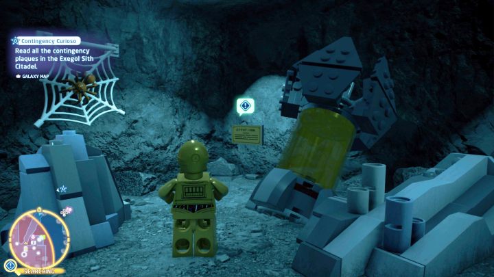 Tabliczka wisi w jednym z pomieszczeń niedaleko schodów - LEGO Skywalker Saga: Koneser kryzysów (Contingency Curioso) - solucja, opis przejścia - LEGO Skywalker Saga - poradnik do gry
