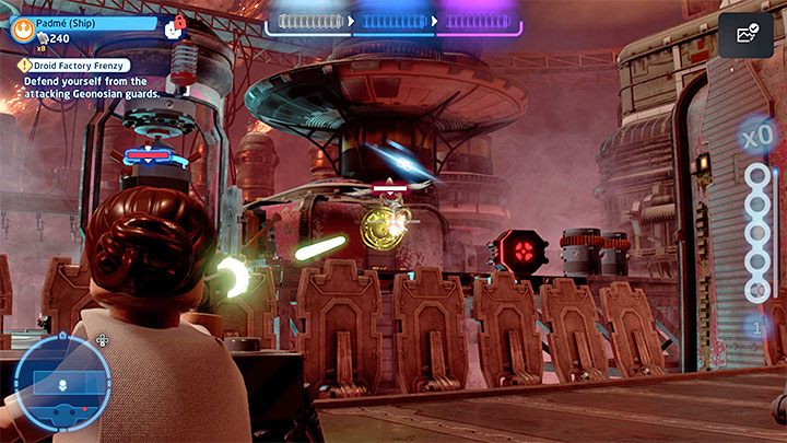 W trakcie misji rozgrywanej w fabryce droidów będziecie sterować dwoma różnymi grupami bohaterów i przełączać się pomiędzy nimi po to żeby pomagać drugiej grupie w dalszych postępach - LEGO Skywalker Saga: Fanaberie w fabryce droidów (Droid Factory Frenzy) - solucja, opis przejścia - LEGO Skywalker Saga - poradnik do gry