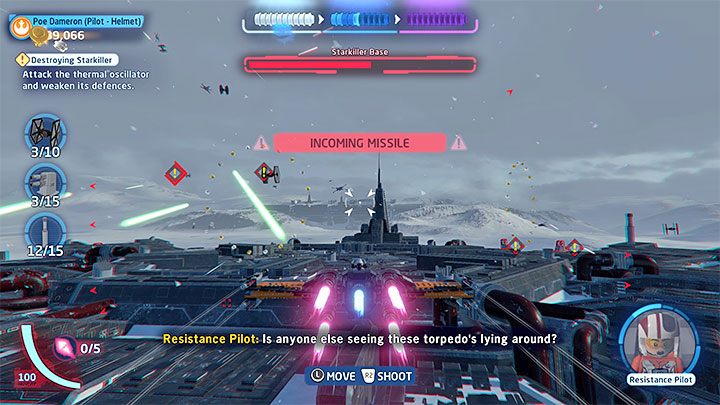 W trakcie rozgrywania tej bitwy pilnujcie się z ostrzeżeniami o tym, że jesteście namierzani - LEGO Skywalker Saga: Zniszczenie Starkillera (Destroying Starkiller) - solucja, opis przejścia - LEGO Skywalker Saga - poradnik do gry