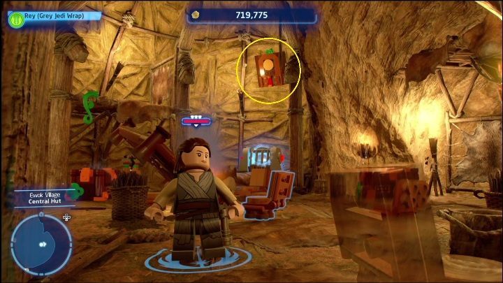 Aby zdobyć tę znajdźkę musicie uderzyć czymś o przycisk znajdujący się zaraz nad skrzynia - LEGO Skywalker Saga: Wioska Ewoków - lista wszystkich łamigłówek - LEGO Skywalker Saga - poradnik do gry