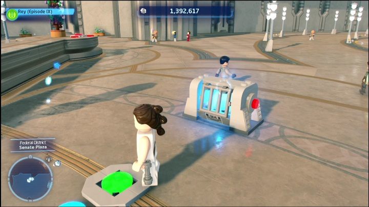 Zaraz przy postoju taksówek przed senatem jest skrzynka z klockiem - LEGO Skywalker Saga: Dzielnica federalna - lista wszystkich łamigłówek - LEGO Skywalker Saga - poradnik do gry