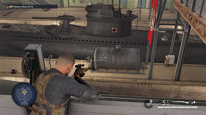 U-Boata z północnego doku możecie alternatywnie zniszczyć ostrzeliwując z dowolnej broni palnej pokazany na obrazku zbiornik na paliwo - Sniper Elite 5: Zniszczenie U-Boatów i Krakena (misja 8) - solucja, opis przejścia - Sniper Elite 5 - poradnik do gry