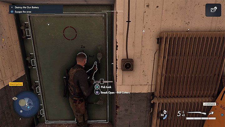 Wewnątrz budynku oprócz unikania (i opcjonalnego eliminowania) przeciwników rozejrzyjcie się też za pomieszczeniem ładowania amunicji - Sniper Elite 5: Poboczne zadania z misji 1 - solucja, opis przejścia - Sniper Elite 5 - poradnik do gry