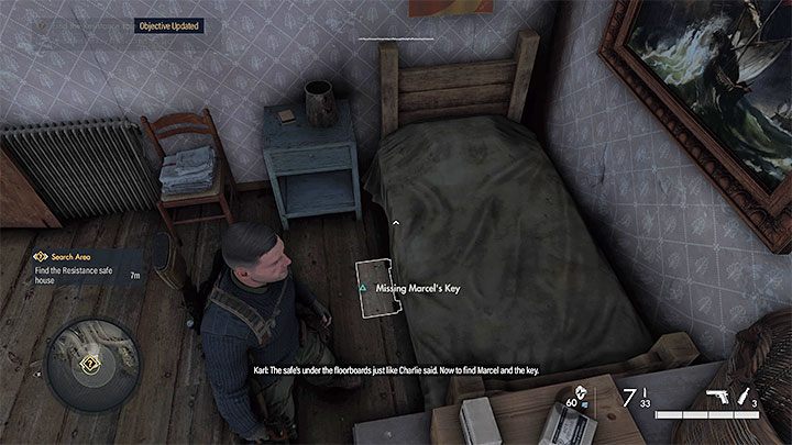 W jednej z sypialni znajdziecie sejf ukryty w podłodze obok łóżka (powyższy obrazek) - Sniper Elite 5: Odzyskanie informacji ruchu oporu (misja 1) - solucja, opis przejścia - Sniper Elite 5 - poradnik do gry