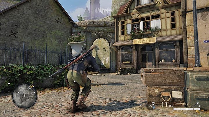 Mniej oczywistym wariantem jest poszukanie ścieżki na tyłach kościoła, przy czym chodzi tu o mniejszy kościół ze wschodniej części mapy (ten, na szczycie którego przebywał Bruhl) - Sniper Elite 5: Podsłuchanie spotkania i zdobycie danych o Krakenie (misja 3) - solucja, opis przejścia - Sniper Elite 5 - poradnik do gry