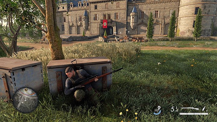 Główne wejście do chateau wydaje się najbardziej oczywistym, ale jest ono bardzo polnie strzeżone - Sniper Elite 5: Mapa misji 2 (Okupowana rezydencja) oraz opis lokacji - Sniper Elite 5 - poradnik do gry