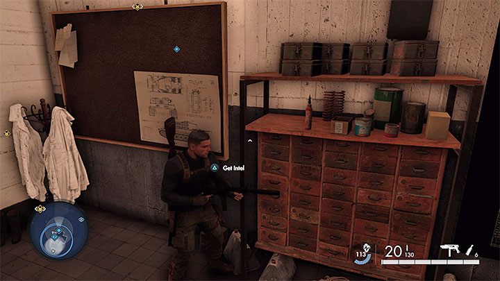 Na dolnym poziomie laboratorium możecie zbadać przyczepione do tablicy dane wywiadowcze - Sniper Elite 5: Poboczne zadania w misji 7 - solucja, opis przejścia - Sniper Elite 5 - poradnik do gry