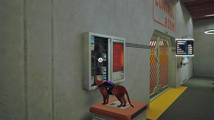 Dokonuje się tego poprzez aktywowanie i podprowadzenie maszyny i wskoczenie na nią celem wykonania jednoczesnej akcji z B-12 - Stray: Zagadka blokady dostępu do systemu - Pomieszczenie kontrolne (Control Room) - Stray - poradnik do gry