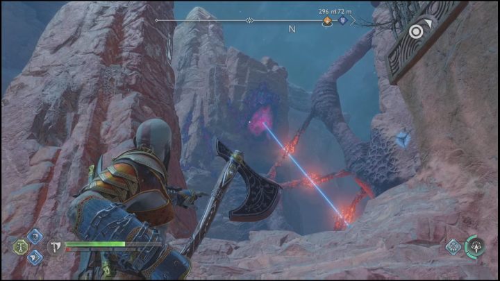 Wskoczcie na niebieski uchwyt i przeskoczcie na pobliską skałę - God of War Ragnarok: Tajemnica Piasków (Secret of the Sands) - solucja, opis przejścia - God of War Ragnarok - poradnik do gry