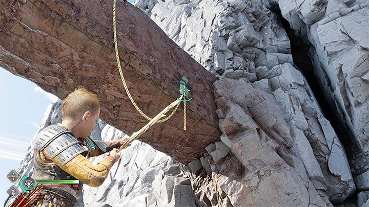 Po walkach trafcie strzałą dźwiękową w zielony obiekt, a doprowadzicie do spuszczenia łańcucha - God of War Ragnarok: Uciekinier (The Runaway) - solucja, opis przejścia - God of War Ragnarok - poradnik do gry