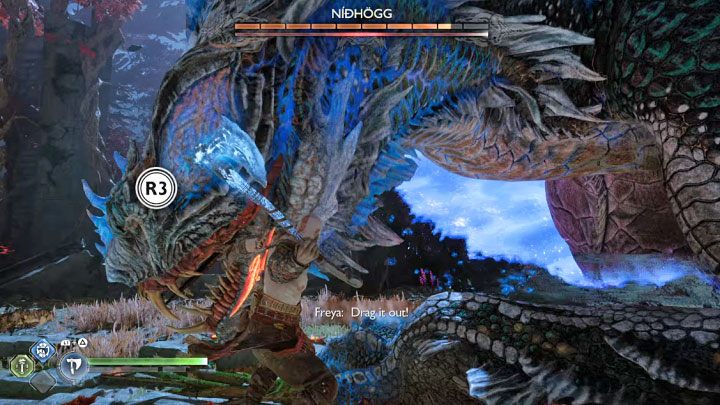 Bossa możecie osłabiać uderzając go w głowę - próbujcie przybliżać się na chwilę do węża każdorazowo po uniknięciu jednego z większych ataków - God of War Ragnarok: Jak pokonać Nidhogga, węża z Vanaheim? - God of War Ragnarok - poradnik do gry