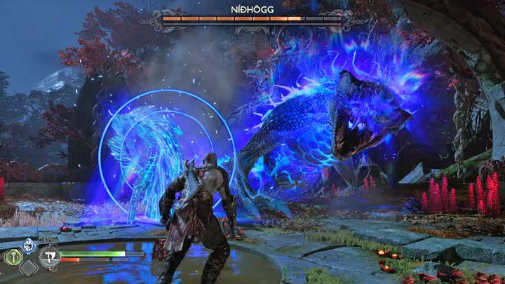 Boss zacznie stosować ataki ogonem i jest to konkretnie niebieski atak z wbicia ogona w ziemię - God of War Ragnarok: Jak pokonać Nidhogga, węża z Vanaheim? - God of War Ragnarok - poradnik do gry