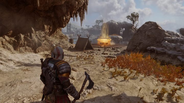 Obróćcie się w lewo, w oddali zobaczycie legendarną skrzynię - God of War Ragnarok: Mokradła Aurvangar (Aurvangar Wetlands), Svartalfheim - sekrety, znajdźki - God of War Ragnarok - poradnik do gry