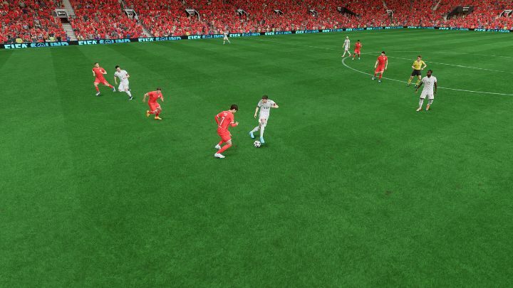 W FIFA 23 jest wiele sztuczek technicznych, jednak nie wszyscy zawodnicy będą w stanie wykonać bardziej skomplikowane ruchy - FIFA 23: Porady na start - FIFA 23 - poradnik do gry