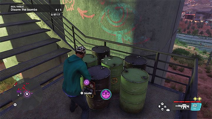 Po drodze musicie rozbroić 5 różnych bomb - każda z nich zostanie oznaczona po tym jak się do niej zbliżycie - Saints Row 2022: Groźni idole (Idol Threat) - solucja, opis przejścia - Saints Row - poradnik do gry