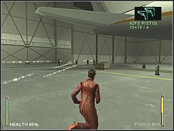 Zaczynasz nieopodal wielkiego samolotu - [Niobe] The Airport - Hangars | Enter The Matrix - Enter The Matrix - poradnik do gry