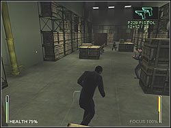 Kolejny zakręt i bardziej zawalony pudłami korytarz z cała masą ochroniarzy - [Ghost] The Post Office - Unexpected Arrival | Enter The Matrix - Enter The Matrix - poradnik do gry