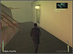 Ostatni zakręt w lewo, przy białej maszynie zaprowadzi Cię wprost do trójki strażników, którzy będą ostatnimi przeciwnikami w tej misji - [Ghost] The Post Office - Big Distraction | Enter The Matrix - Enter The Matrix - poradnik do gry