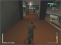 By ich pokonać, musisz w zwolnionym tempie przebiec tamtędy i strzelać do nich w biegu - [Ghost] The Airport - Terminal | Enter The Matrix - Enter The Matrix - poradnik do gry