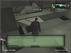 Agent będzie się przemieszczał, jednak ciągle będzie korzystał z utartego schematu, a Ty powinieneś usłyszeć skąd nadlatuje - [Ghost] The Airport - Control Tower 2 | Enter The Matrix - Enter The Matrix - poradnik do gry