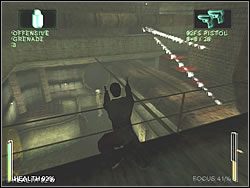 Dopiero teraz możesz opuścić swoją kryjówkę i wspiąć się na końcu kładki w górę - [Ghost] The Sewers - Malachi and Bane | Enter The Matrix - Enter The Matrix - poradnik do gry