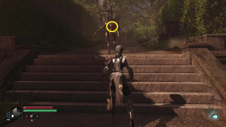 Jeżeli namierzycie przeciwnika i podejdziecie do niego od tyłu, to będziecie mogli zadać mu obrażenia krytyczne - Steelrising: Porady na start - Steelrising - poradnik do gry