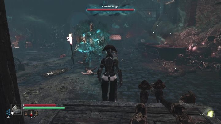 Jeżeli się do niego zbliżyć, to przeciwnik ten atakuje rozżarzonym prętem powodując podpalenie - Steelrising: Niestabilny Kowal (Unstable Forger) - jak pokonać? - Steelrising - poradnik do gry