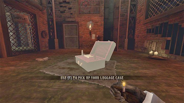 W momencie rozpoczęcia gry nie możecie jeszcze zajrzeć do inwentarza, ale niedługo po rozpoczęciu zmagań znajdziecie walizkę bohatera (Luggage Case) - Gloomwood: Inwentarz (Inventory) i Dziennik (Journal) - zarządzanie przedmiotami - Gloomwood - poradnik do gry